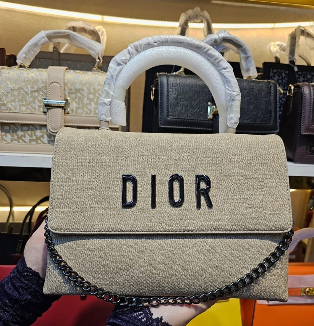 Brandnew Branded Bags(Minimum order 100pcs)