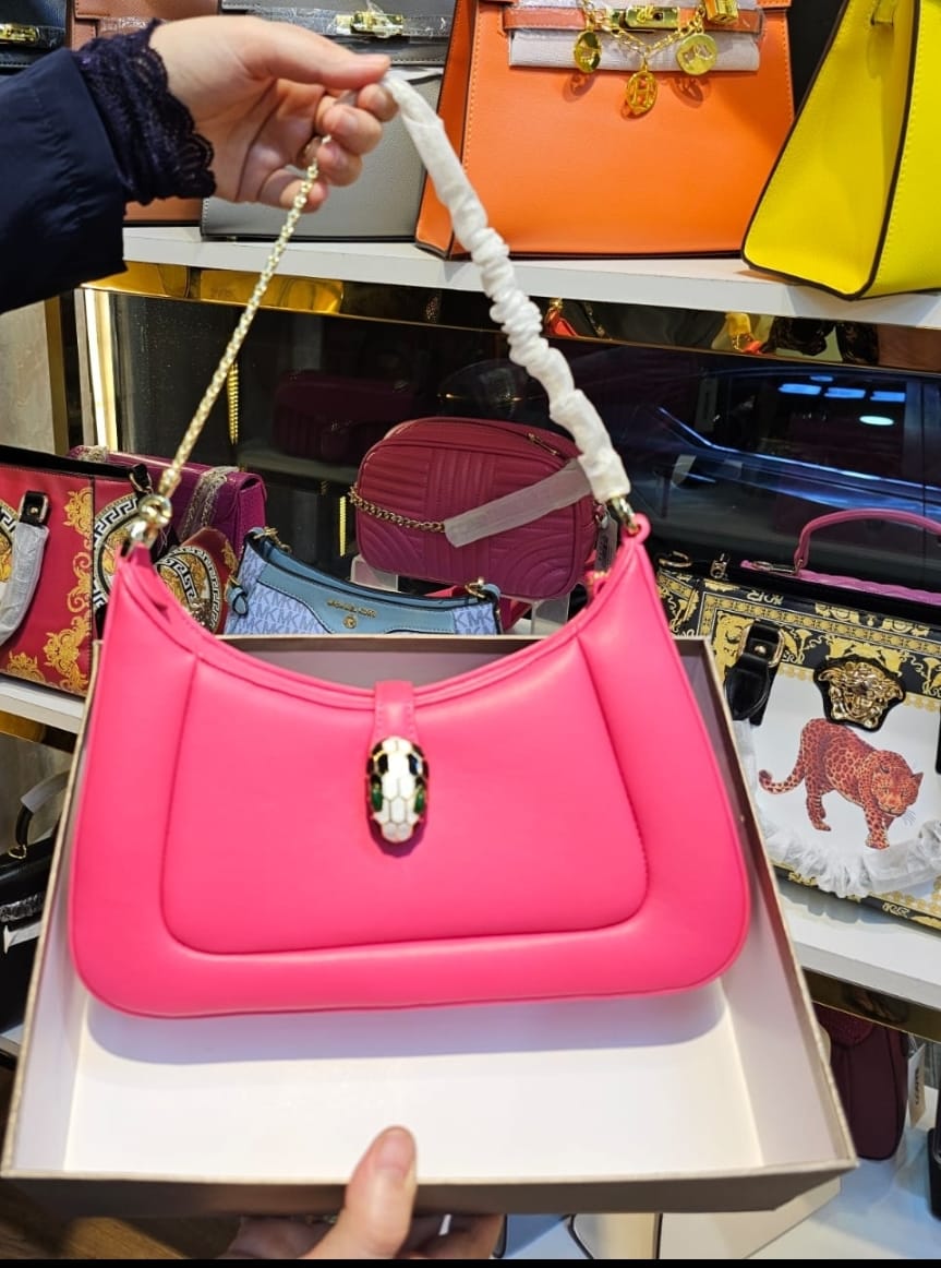 Brandnew Branded Bags(Minimum order 100pcs)
