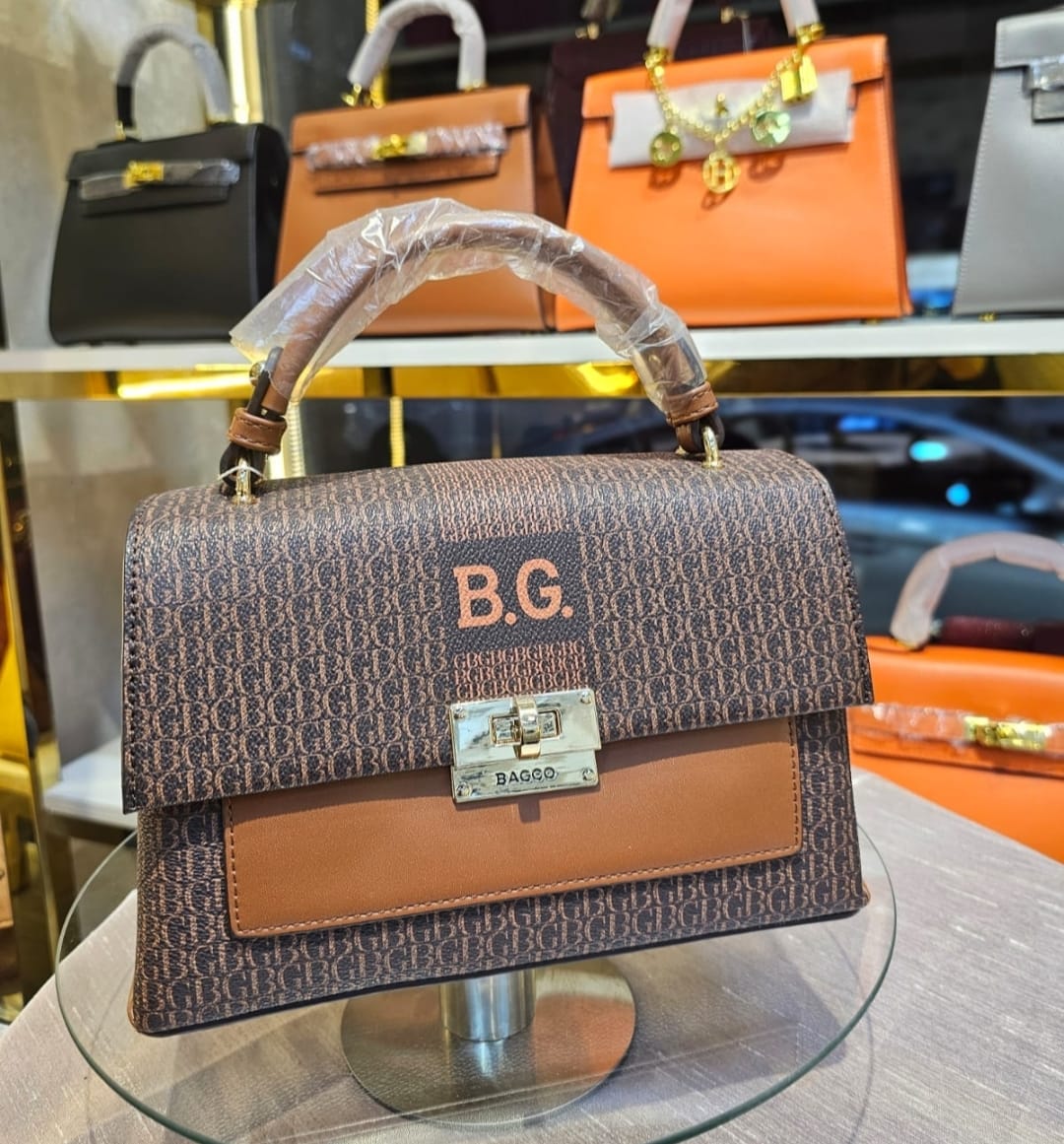 Brandnew Branded Bags(Minimum order 100pcs)