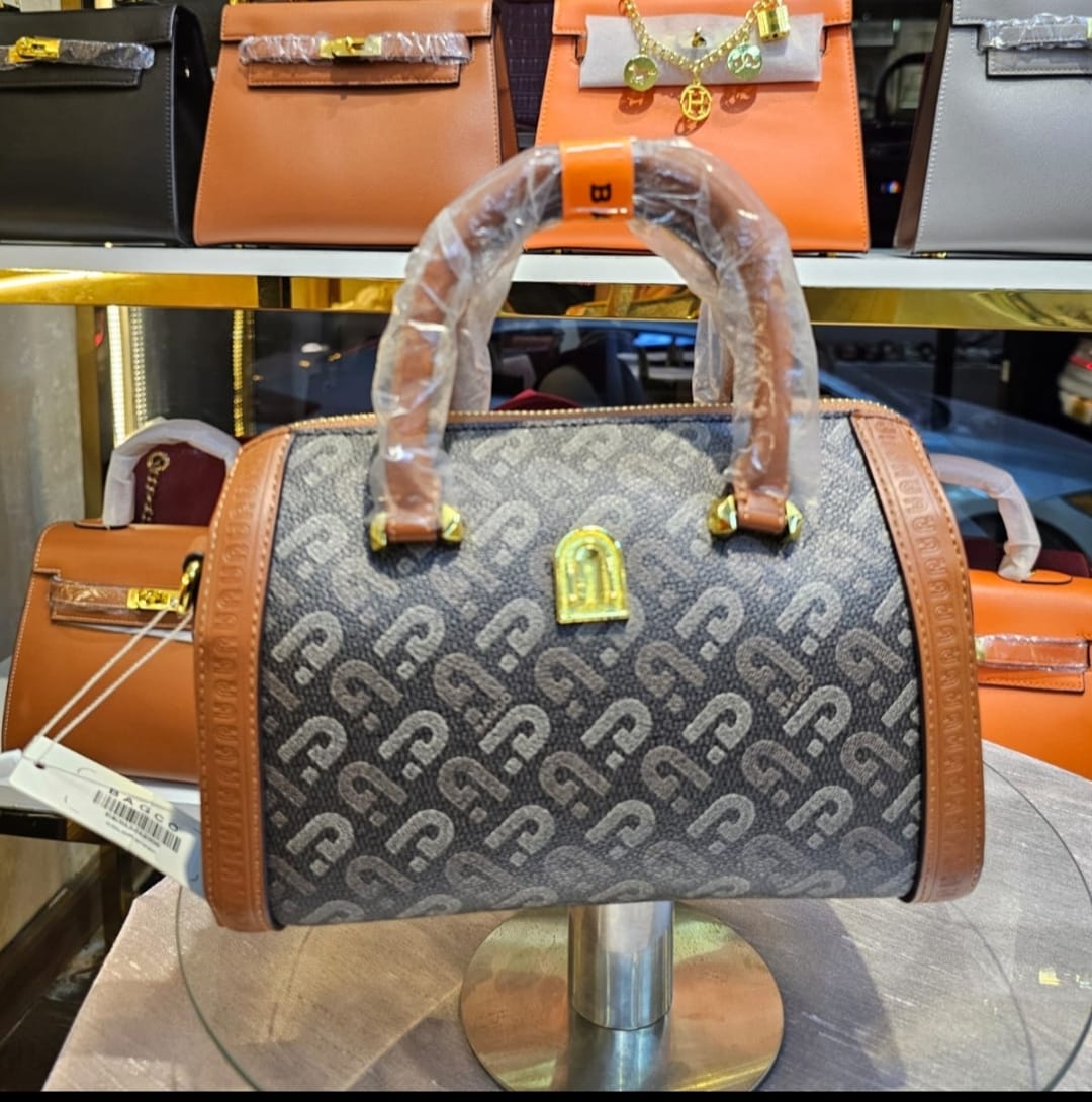 Brandnew Branded Bags(Minimum order 100pcs)