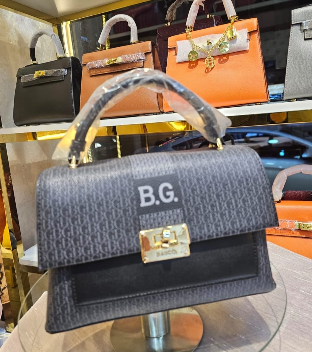 Brandnew Branded Bags(Minimum order 100pcs)