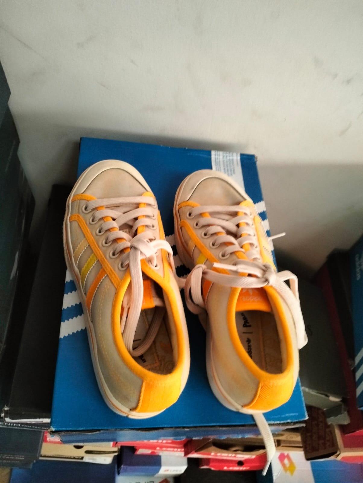 Branded Shoes( Minimum order 100pcs)