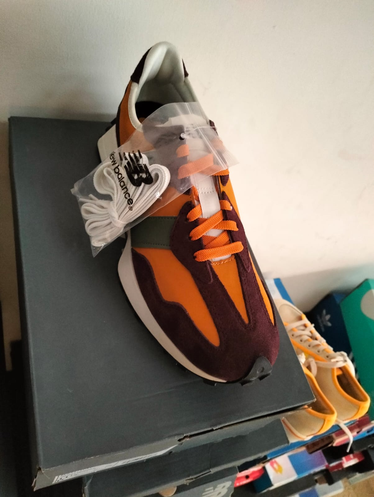 Branded Shoes( Minimum order 100pcs)