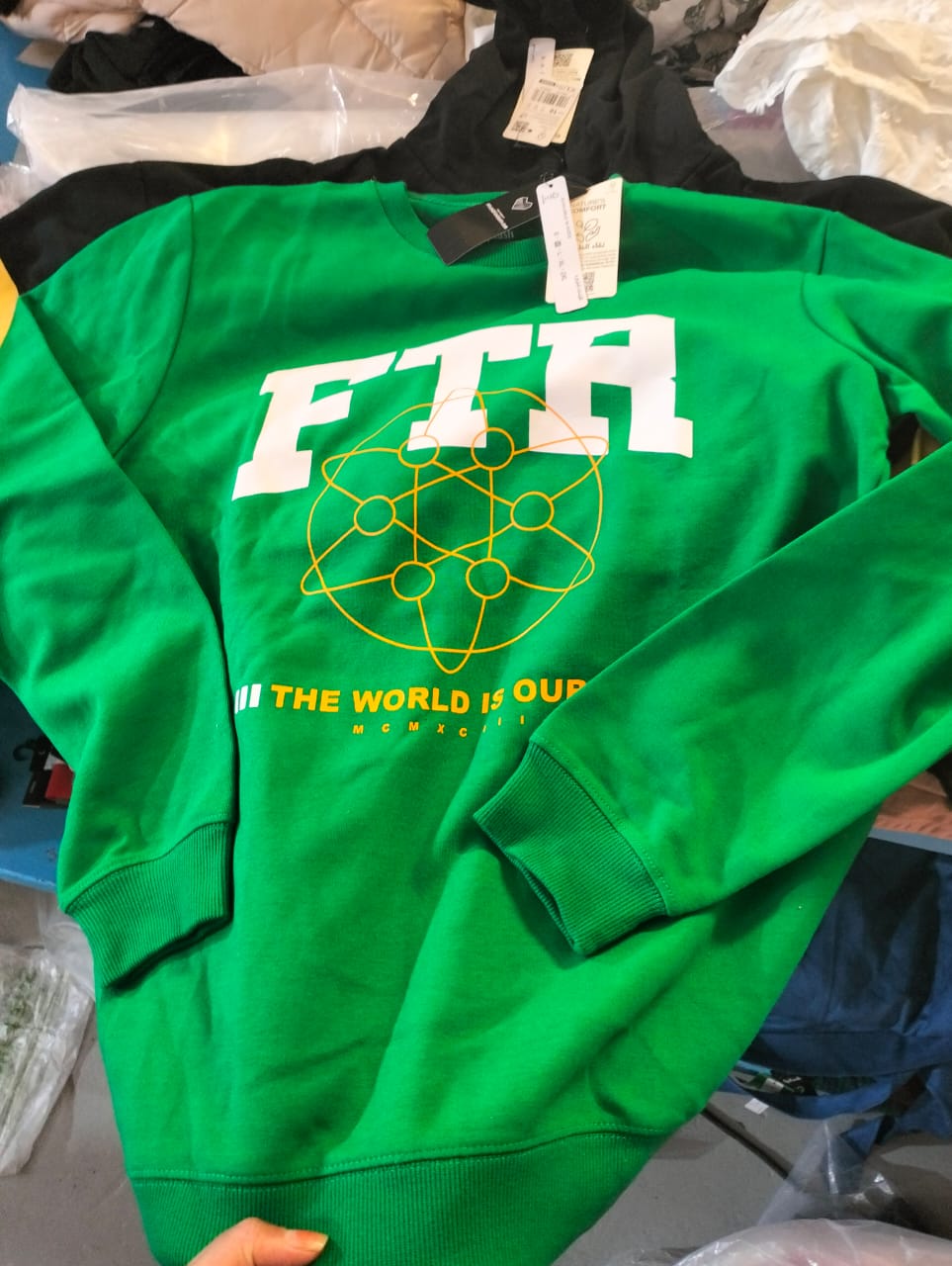 25kgs Brandnew Splash Sweatshirt mix hoodie